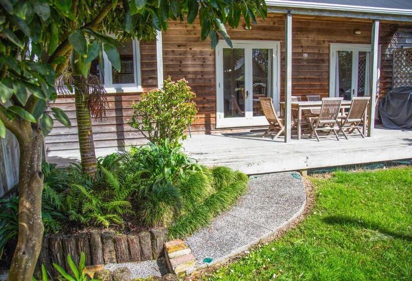 منزل 3 غرف نوم, The Church Accommodation