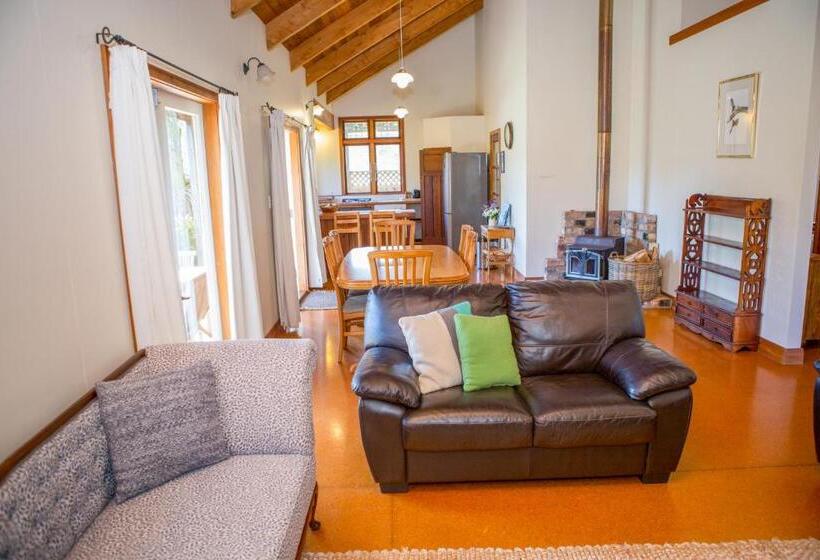 منزل 3 غرف نوم, The Church Accommodation