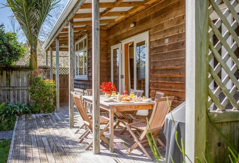 منزل 3 غرف نوم, The Church Accommodation