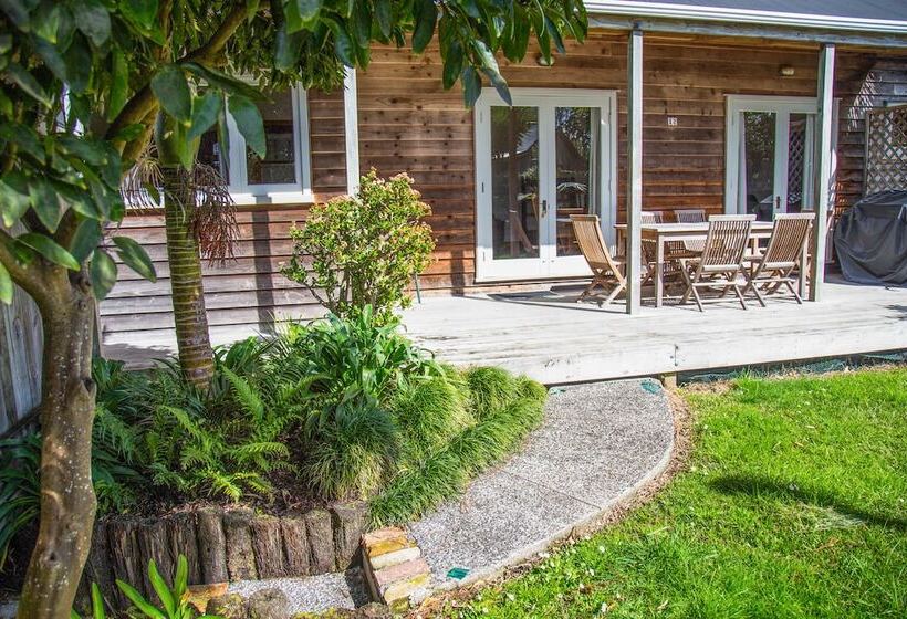 منزل 3 غرف نوم, The Church Accommodation