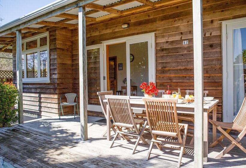 منزل 3 غرف نوم, The Church Accommodation