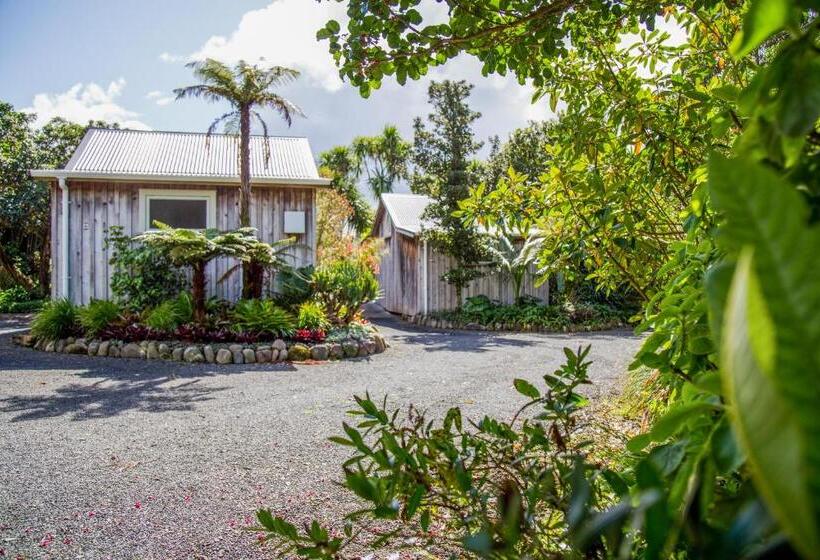 منزل غرفة نوم واحدة, The Church Accommodation