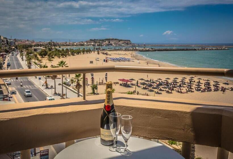 海の見えるスタンダードスタジオ, Theo Beach Hotel Apartments