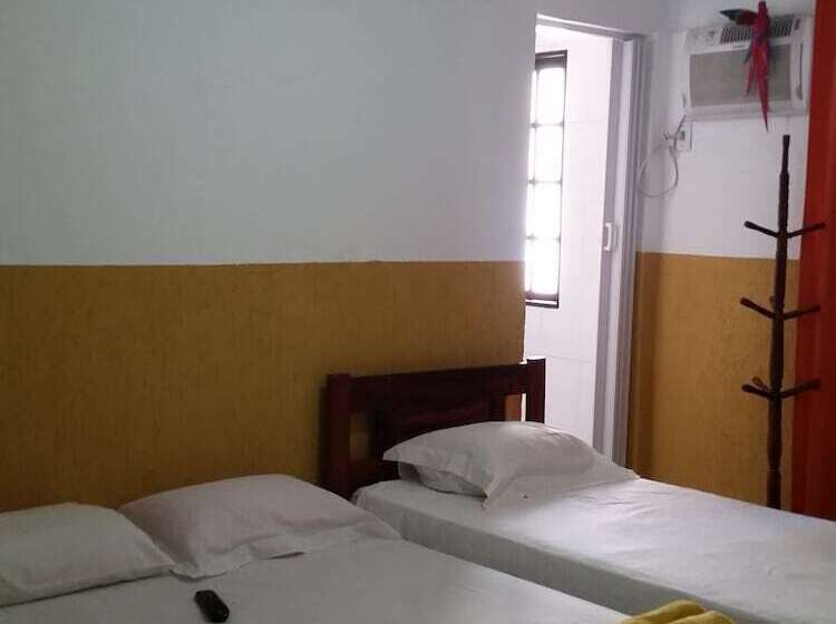 غرفة قياسية ثلاثية, Pousada Caxinguelê