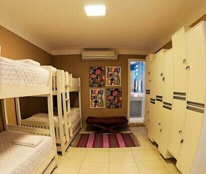 سرير فى غرفة مشتركه, Bahia Prime Hostel