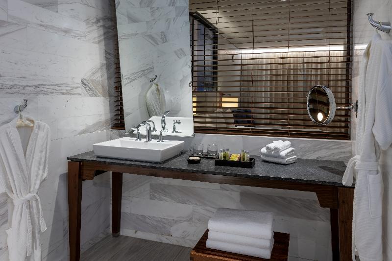 Номер Стандарт Кровать Кинг Адаптированный для Инвалидов, Hilton Vallarta Riviera All Inclusive Resort, Puerto Vallarta