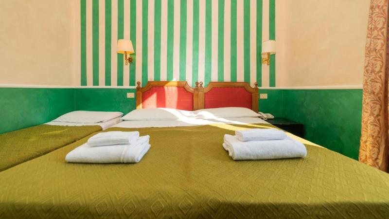 اتاق استاندارد سه نفره, Center 3