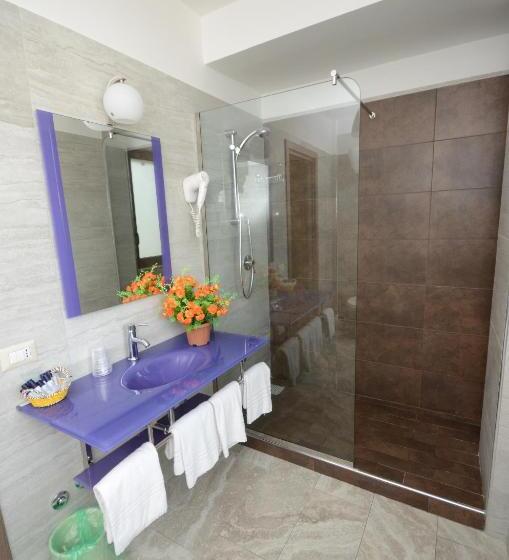 Номер Стандарт, Clinton