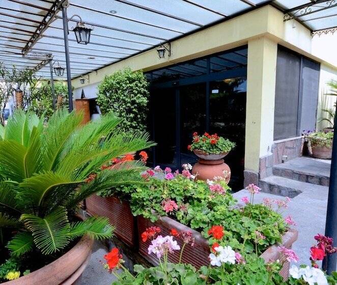 标准单人间, Clinton