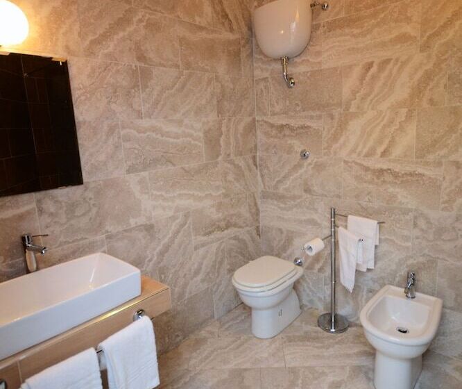 Номер Стандарт Трехместный, Clinton