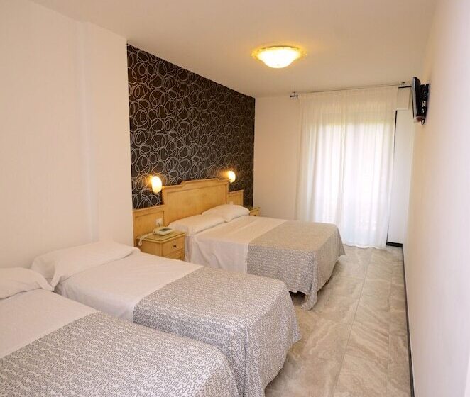 Четырехместный Номер Стандарт, Clinton