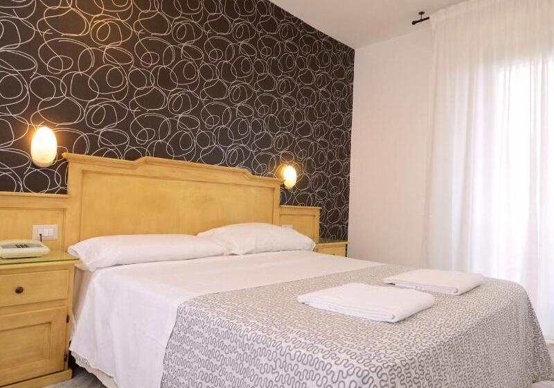 Номер Стандарт Индивидуальный, Clinton