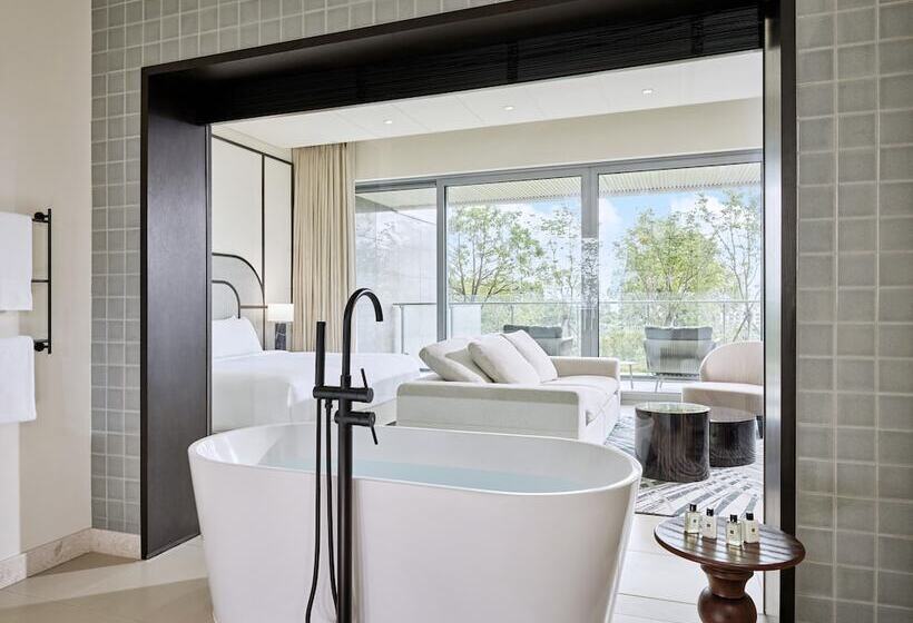 キングサイズベッドのスイートルーム, Grand Josun Jeju