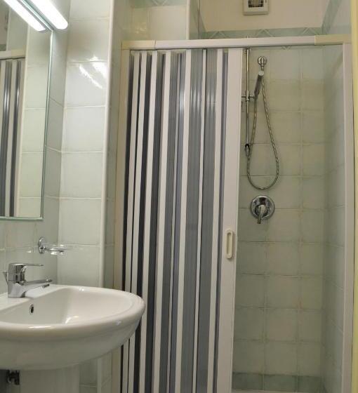 غرفة كومفورت, La Marticana