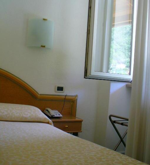 Quarto Estandar Individual, La Marticana