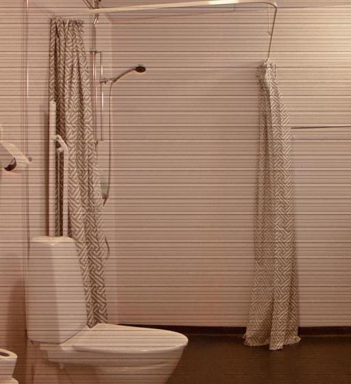 Четырехместный номер эконом класса с общей ванной комнатой, Lindesbergs Stadshotell