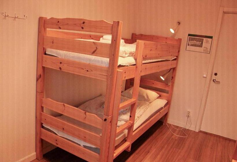 Четырехместный номер эконом класса с общей ванной комнатой, Lindesbergs Stadshotell