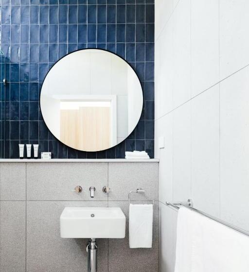 Номер Стандарт, Lorne