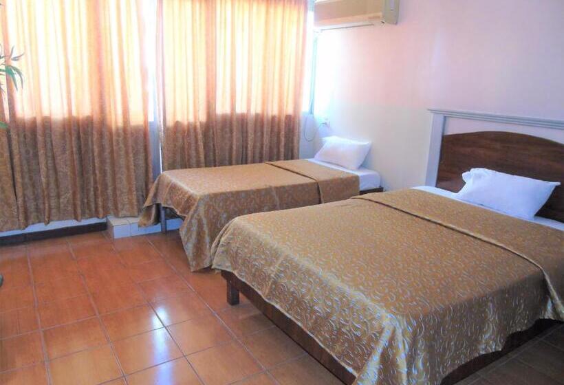 Номер Стандарт, Malecon Inn
