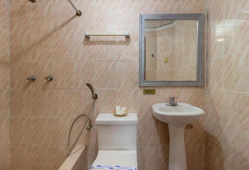 غرفة قياسية ثلاثية, Malecon Inn