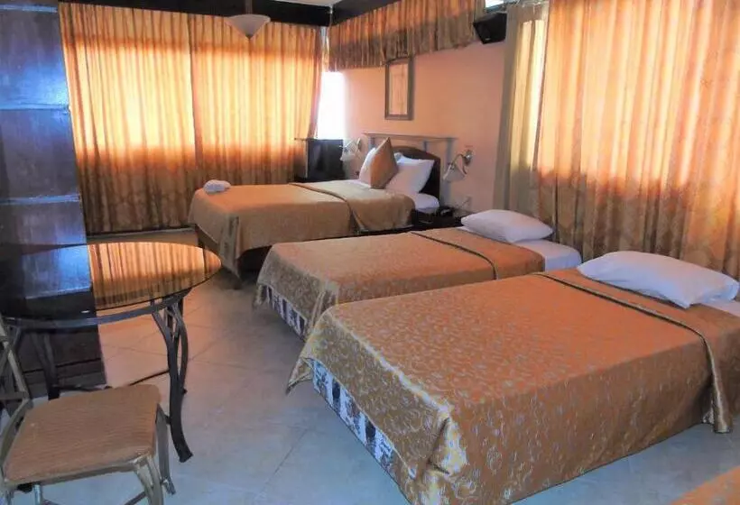 اتاق استاندارد سه نفره, Malecon Inn
