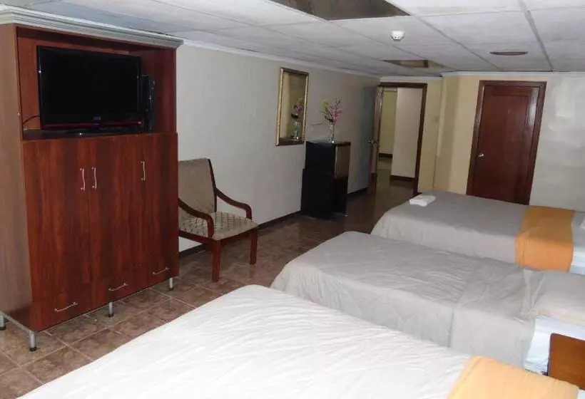 اتاق استاندارد سه نفره, Malecon Inn