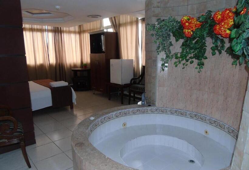 غرفة قياسية مزوَّدة بجاكوزي, Malecon Inn