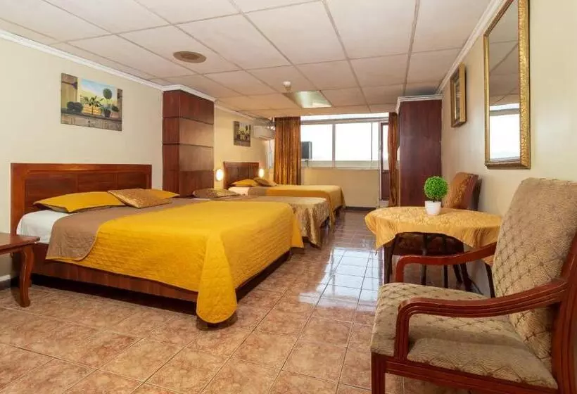 اتاق استاندارد سه نفره, Malecon Inn
