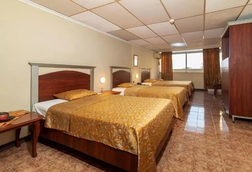 اتاق استاندارد سه نفره, Malecon Inn