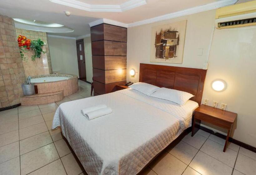 غرفة قياسية مزوَّدة بجاكوزي, Malecon Inn