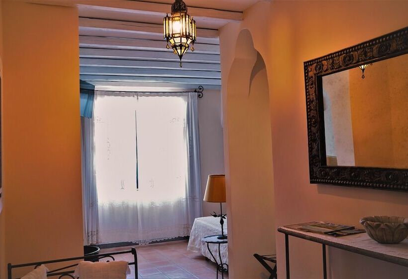 חדר סטנדרט, Marulivo