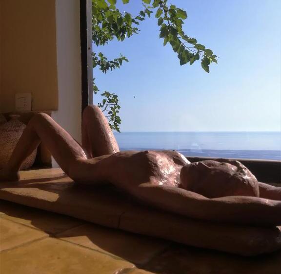 דירת חדר עם טרסה, Marulivo