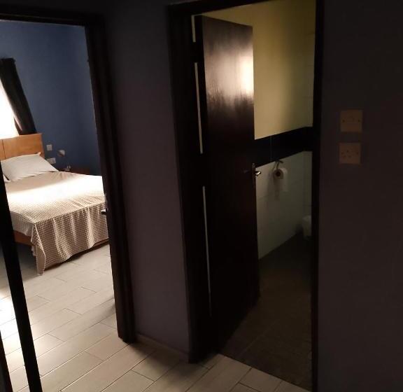 Номер Economy, Omanye Lodge
