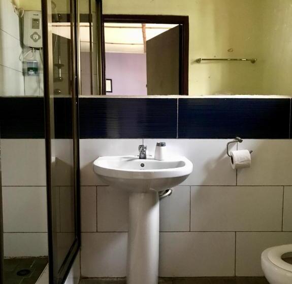 Номер Economy, Omanye Lodge