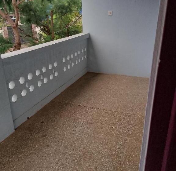 标准工作室带阳台, Omanye Lodge