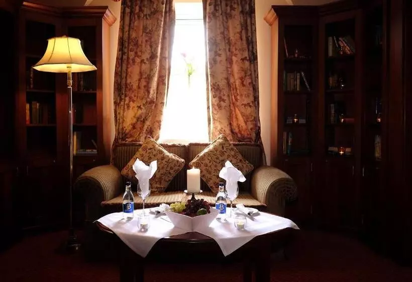 スイート, Racket Hall Country House
