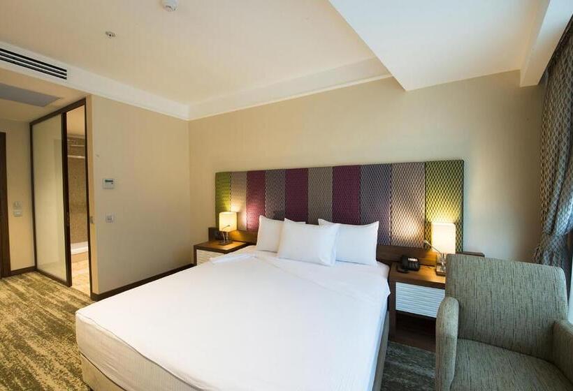 اتاق استاندارد, Ramada By Wyndham Gemli̇k