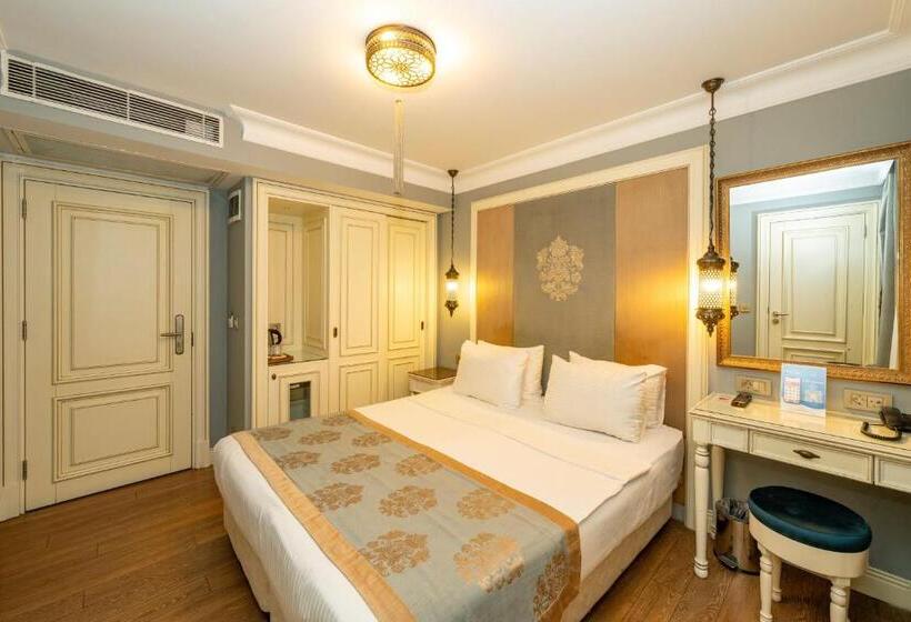 اتاق استاندارد, Raymond Blue