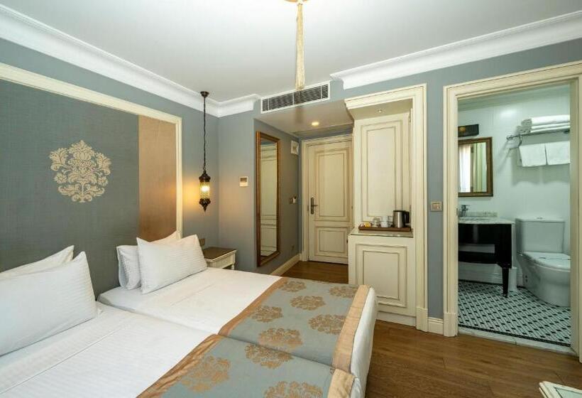 اتاق استاندارد, Raymond Blue