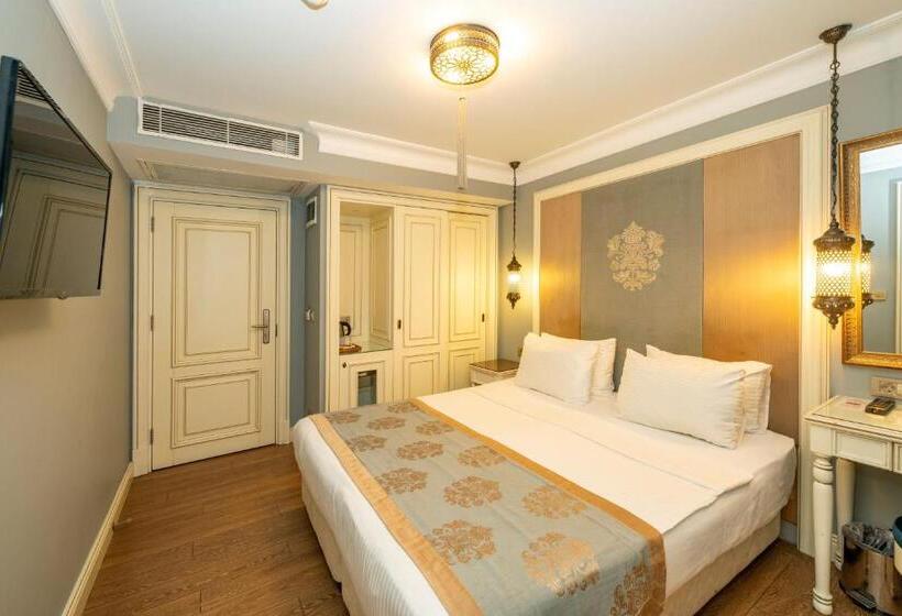 اتاق استاندارد, Raymond Blue