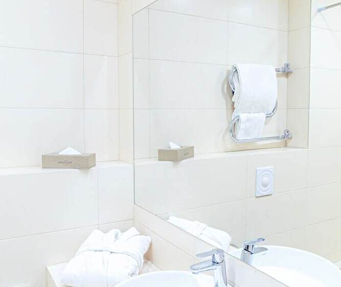 اتاق سوپریور, Red Village