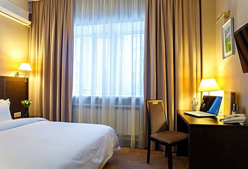 اتاق سوپریور, Red Village