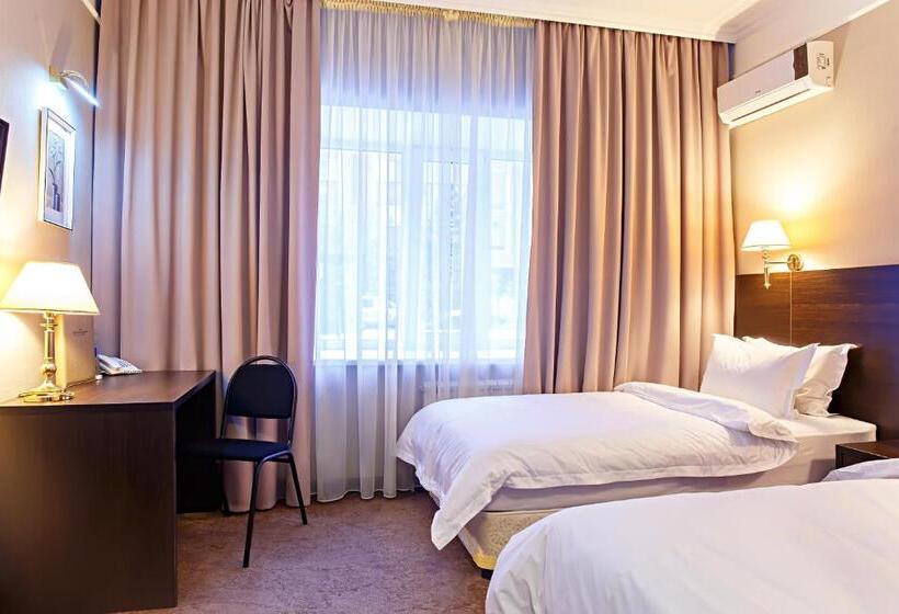 اتاق سوپریور, Red Village