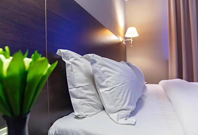 اتاق سوپریور با تخت بزرگ, Red Village