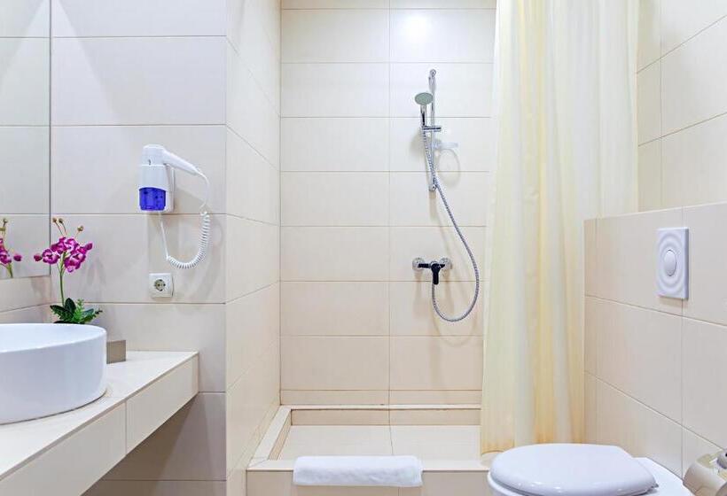 سوییت جونیور, Red Village