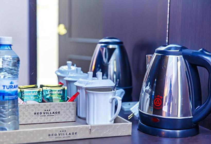 سوئیت با تخت بزرگ, Red Village