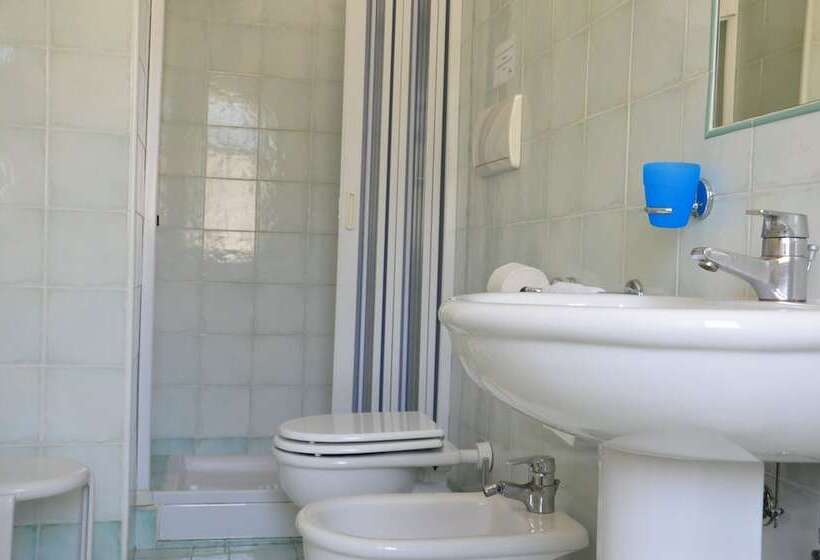 غرفة كومفورت, La Marticana