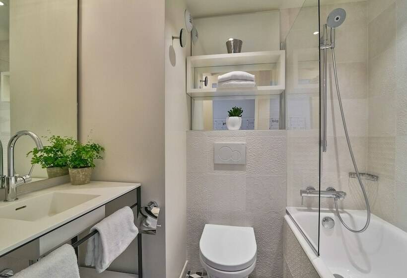 スタンダードルーム, Joke Astotel