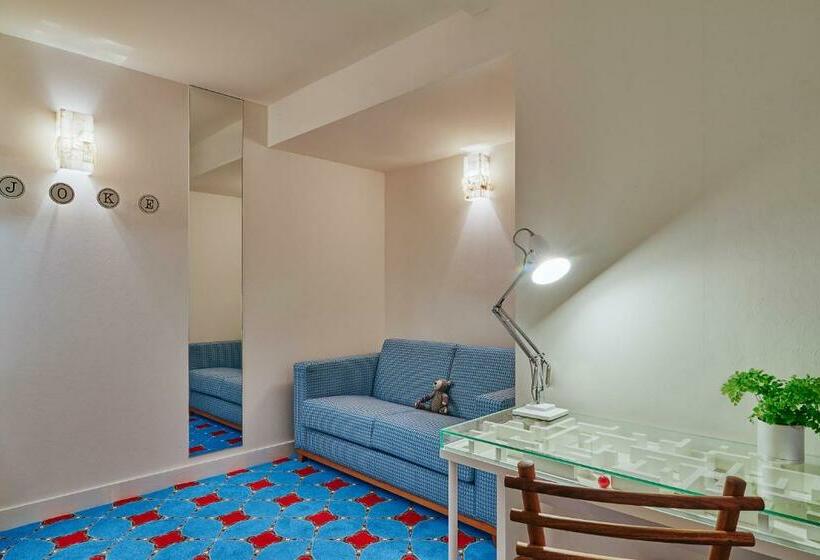 スーペリアールーム, Joke Astotel