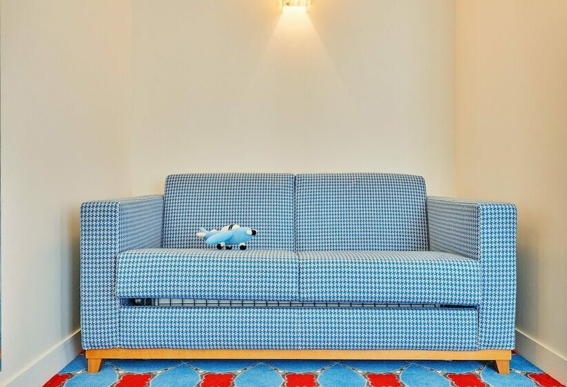 スーペリアールーム, Joke Astotel